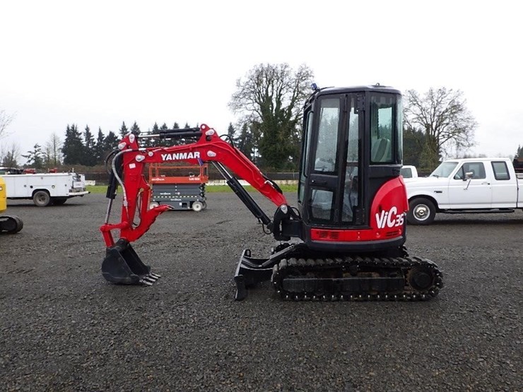 2013-yanmar-vio35-5b-image-7