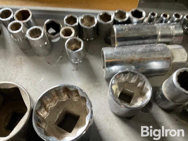 john-deere-12-image-9