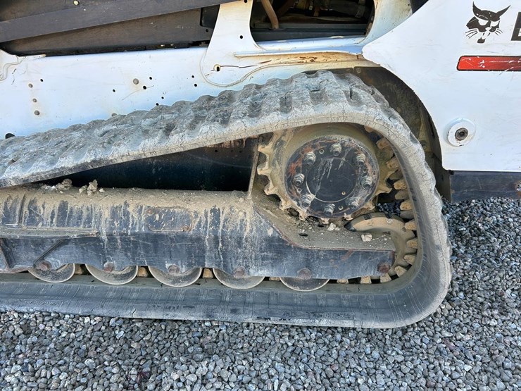 2017-bobcat-t740-image-18
