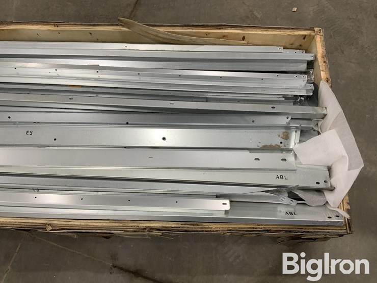 2025-massey-ferguson-730-image-14