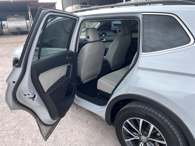 2019-volkswagen-tiguan-se-image-46