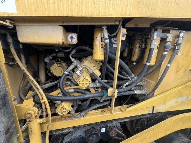 2005-caterpillar-ap-655c-image-17