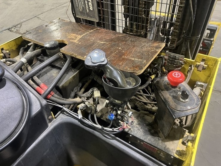 hyster-n30xmdr2-stand-up-forklift-image-9