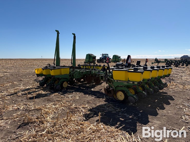 john-deere-7200-image-7