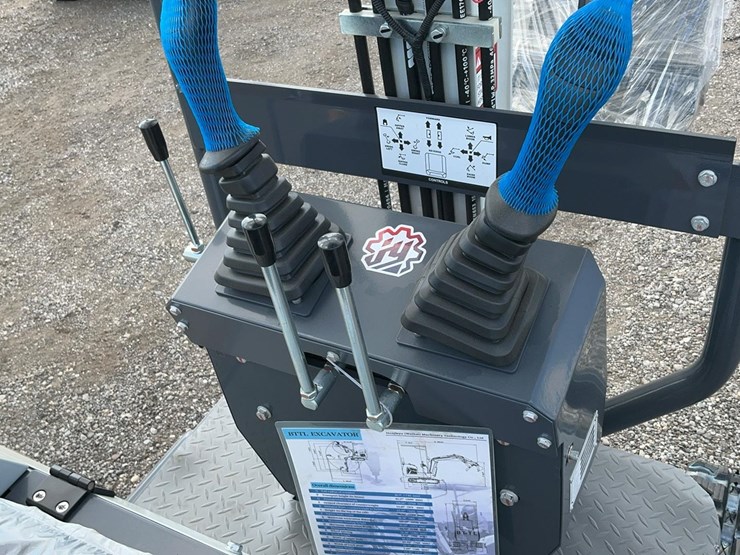 #1213-•-unused-2025-bttl12-excavator-image-18