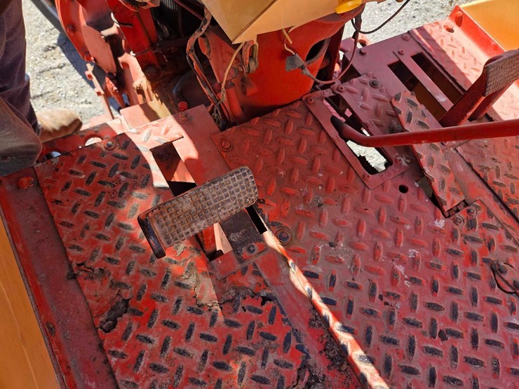 case-730-comfort-king-tractor-image-17