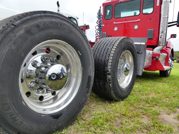 2017-kenworth-t680-image-6