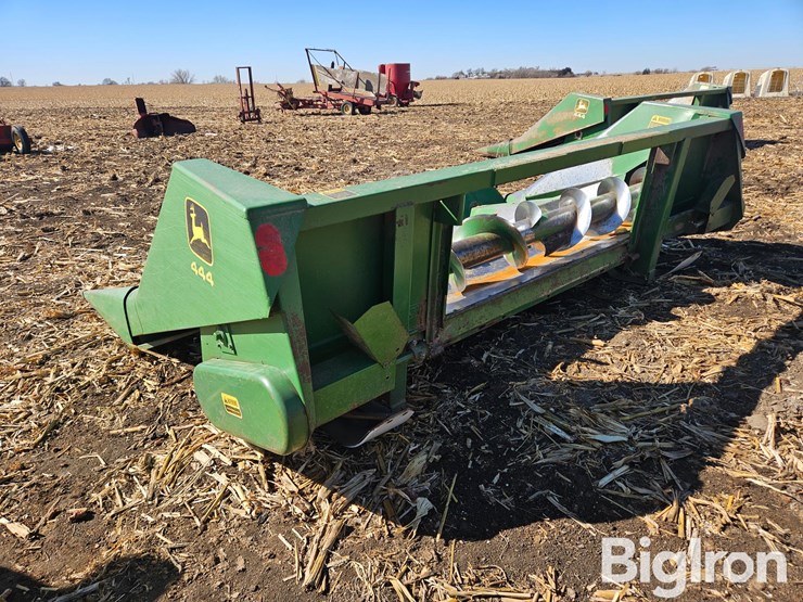 john-deere-444-image-7