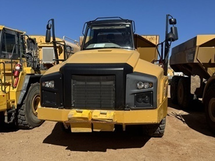 2012-caterpillar-740b-image-3