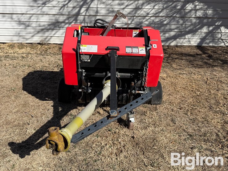 2022-ibex-tx31t-round-baler-image-1