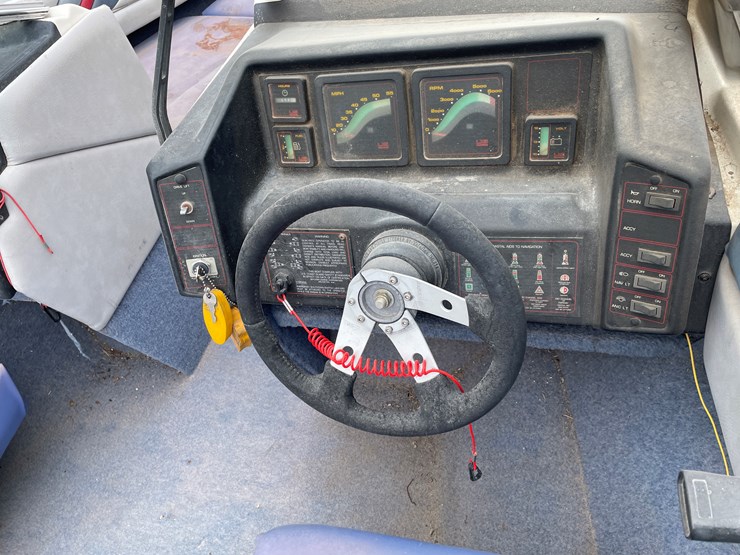 #4331-•-bayliner-boat-and-trailer-(titles-in-delay)-image-60