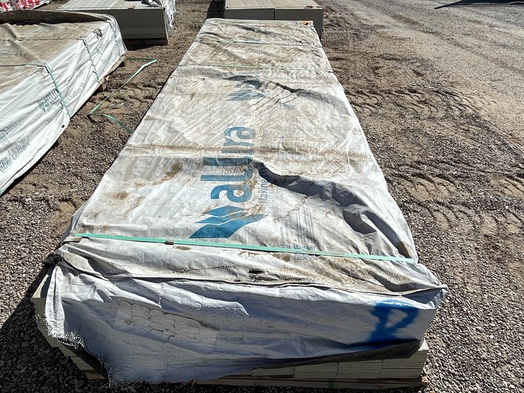 #4344-•-(appx.-360-pieces)-allura-5-¼"-primed-fiber-cement-traditional-cedar-siding-image-1