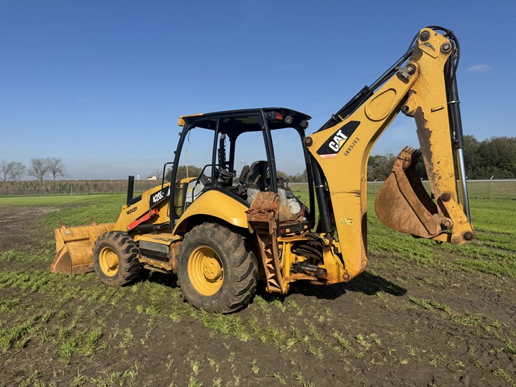 2014-caterpillar-420f-image-3