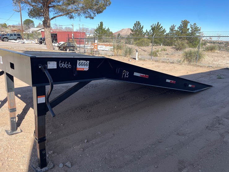 #4332-•-loading-ramp-image-5