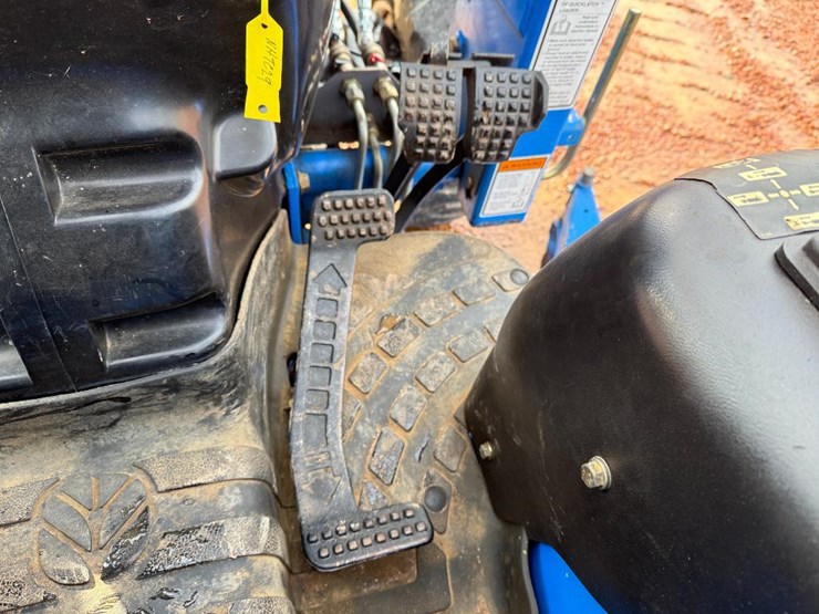 new-holland-tc29d-image-43