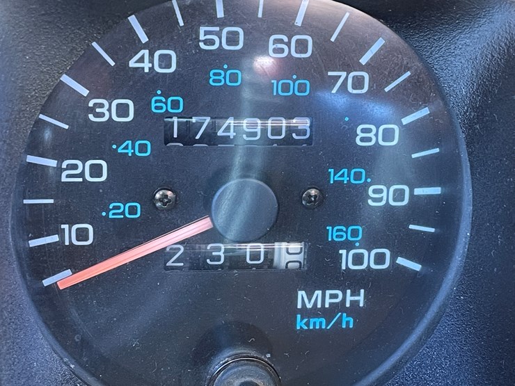 1993-jeep-wrangler-image-11