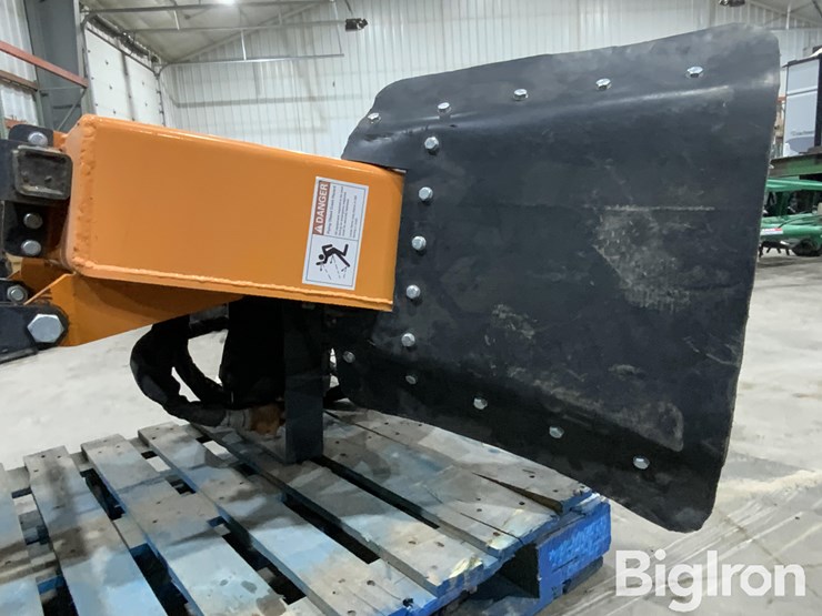 2025-massey-ferguson-730-image-15