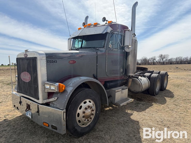 1999-peterbilt-379-image-1