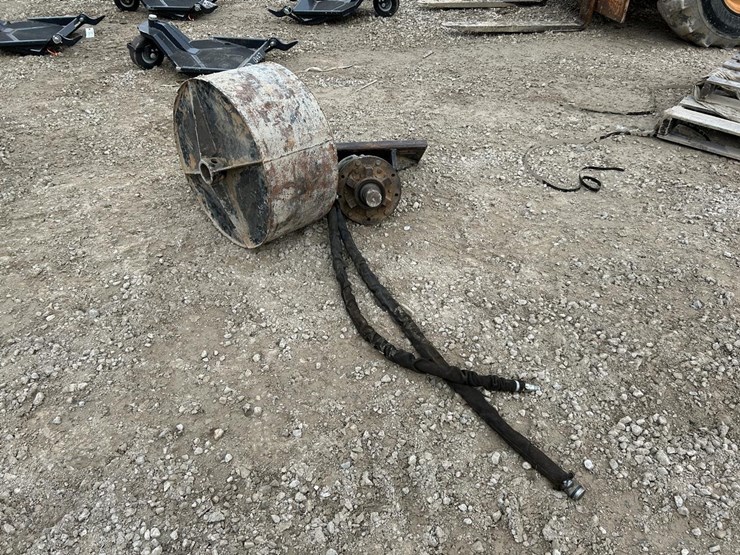 toro-mini-skid-steer-loader-concrete-mixer-image-2