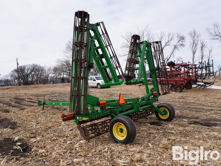 john-deere-200-image-7