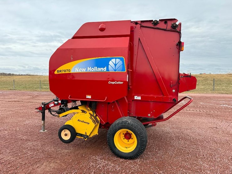 new-holland-br7070-image-6