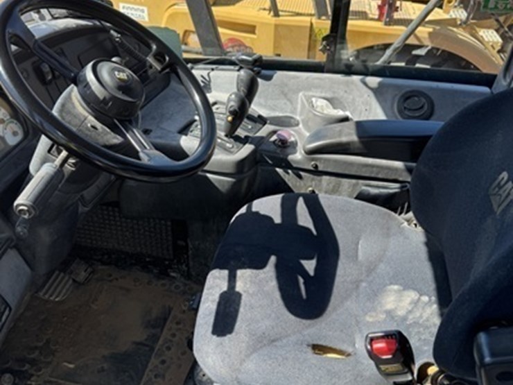 2010-caterpillar-740b-image-12