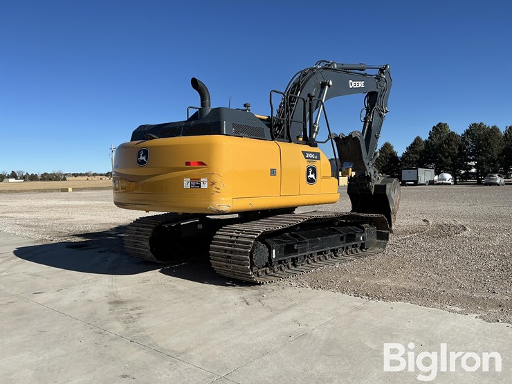 2021-john-deere-210-image-5