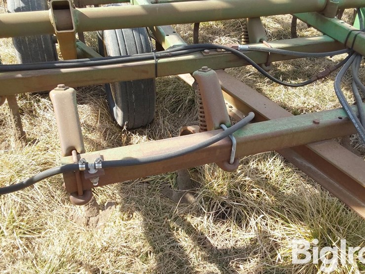 john-deere-1010-image-11