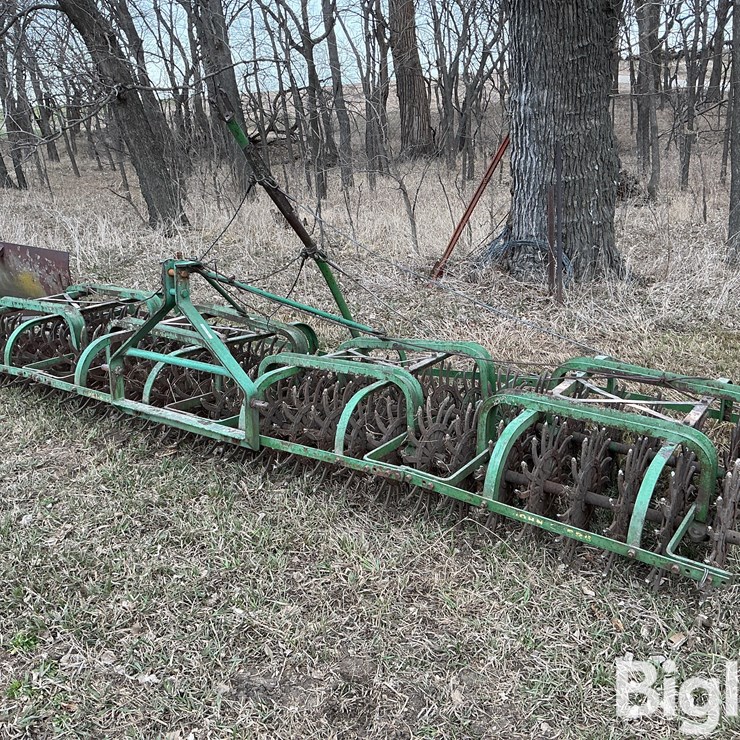 John Deere Pull-Type Rotary Hoe