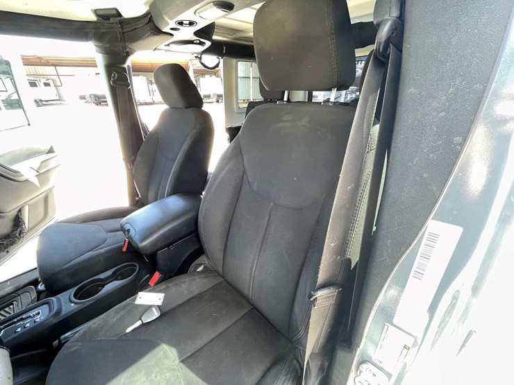 2014-jeep-wrangler-image-43