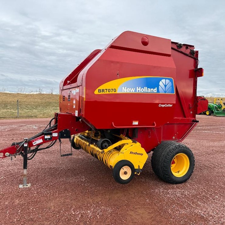 NEW HOLLAND BR7070
