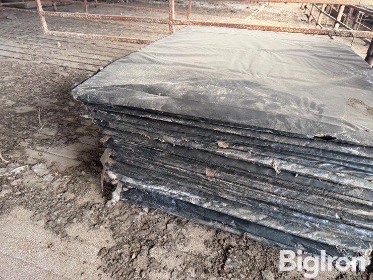 dairy-barn-foam-mats-image-11