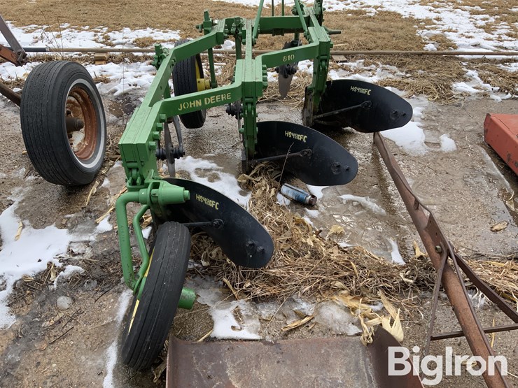 john-deere-810-image-6