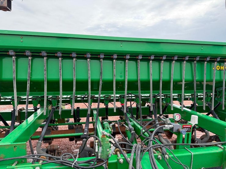 john-deere-1560-image-22