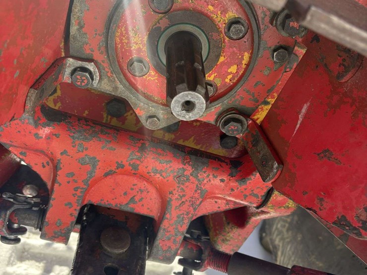 farmall-656-gas-tractor-image-9