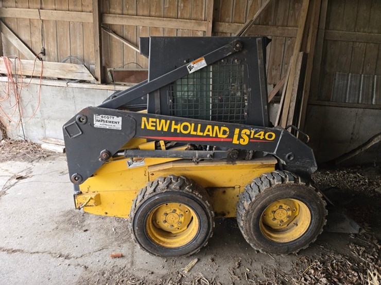new-holland-ls140-image-1