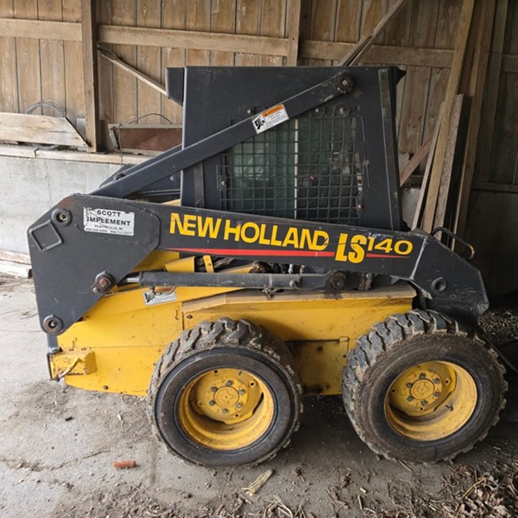 NEW HOLLAND LS140