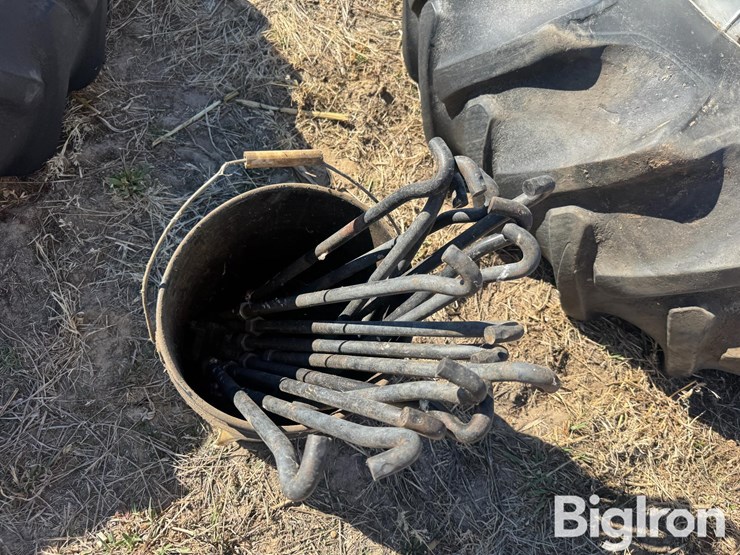 18.4-42-dual-rims-&-tires-image-12