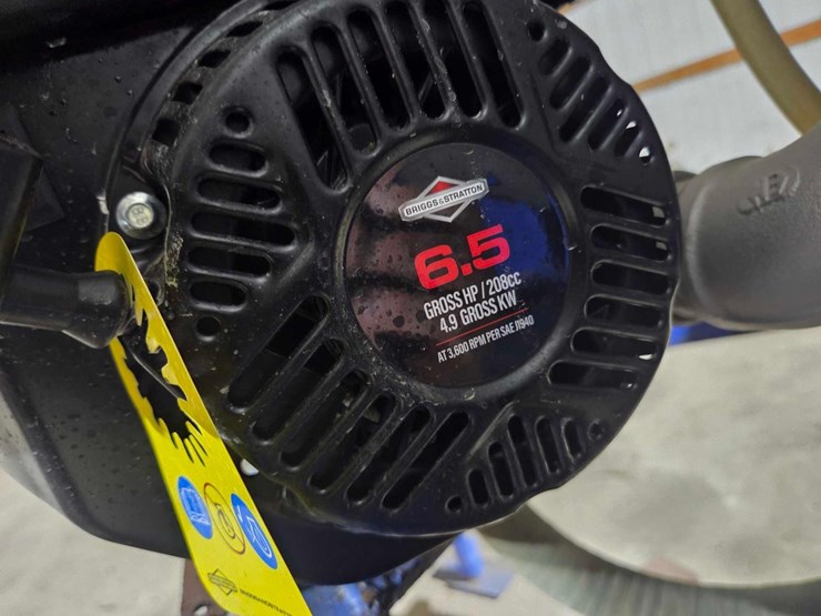 1000-gallon-liquid-nurse-trailer-image-18