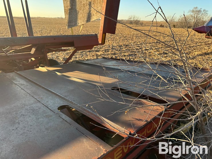 new-holland-1033-image-17