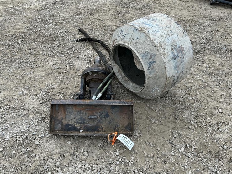 toro-mini-skid-steer-loader-concrete-mixer-image-1