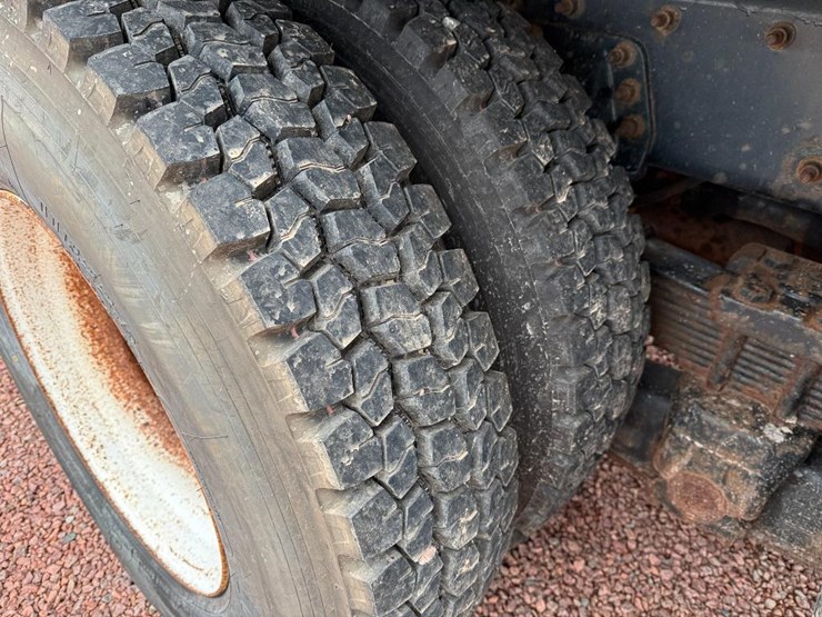 international-7600-image-10