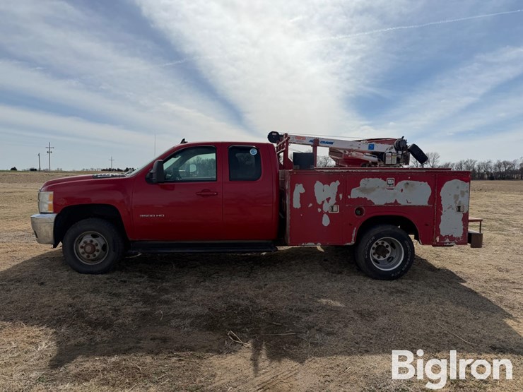 2011-chevrolet-3500-image-8