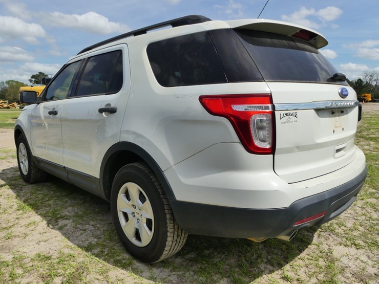 2011-ford-explorer-image-4