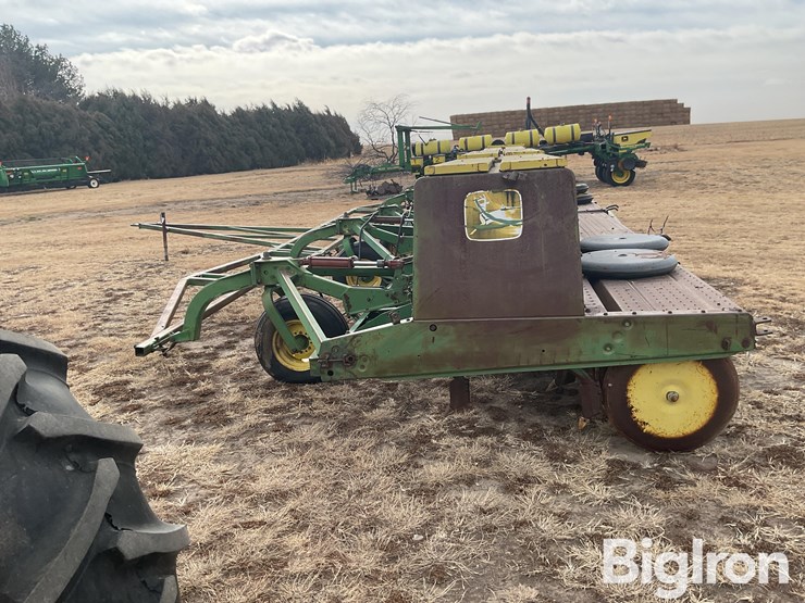 john-deere-9300-image-8