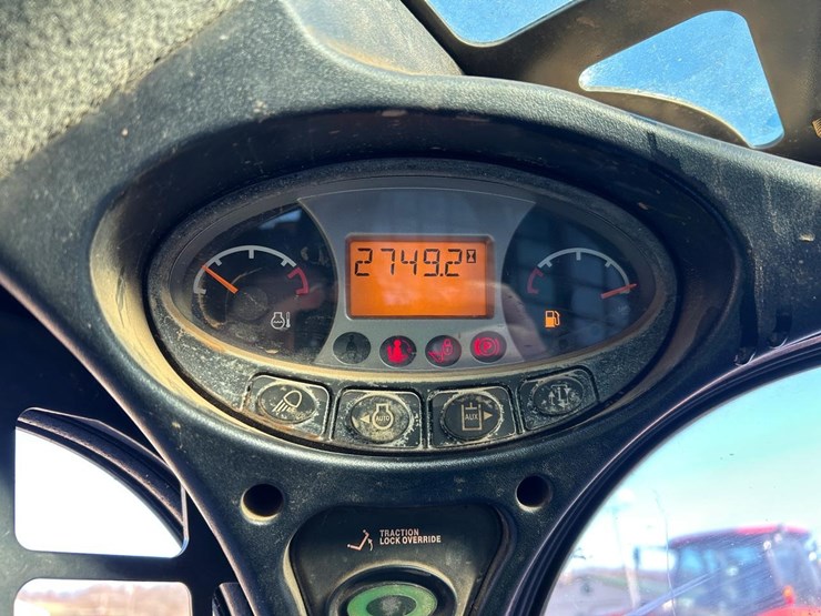 2017-bobcat-t740-image-28