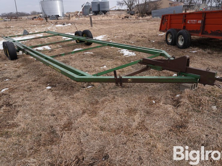 john-deere-32-image-3