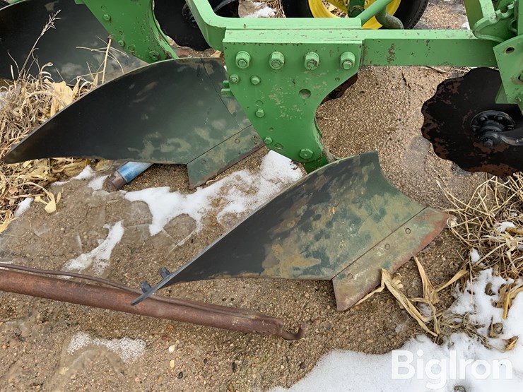 john-deere-810-image-12