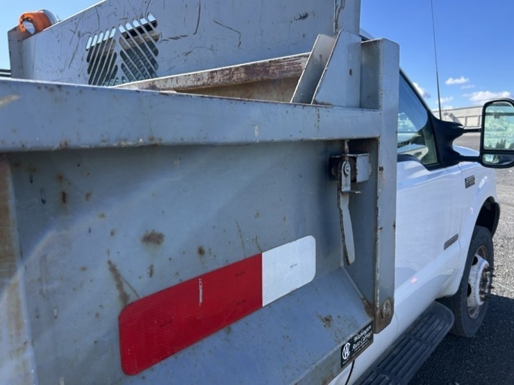 2003-ford-f550-xl-sd-image-33