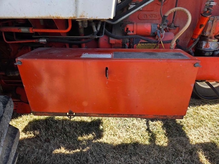 case-2290-tractor-image-28